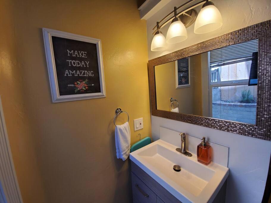 Centrally Located Studio And Cozy Place Perfect For Travelers And Couples! Located In San Diego Downtown! Perfect For Your Quick Getaway! Apartment Luaran gambar